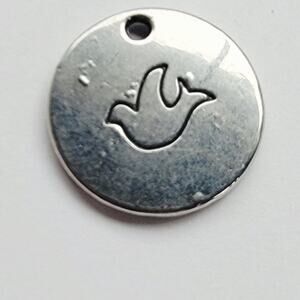 Charm Jewelry Dove Pendant Silver Tone Peace Bird Vintage Round Charm